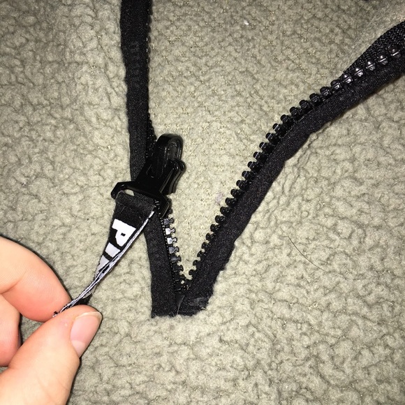 army green fuzzy PINK zip up////read description - Picture 3 of 5